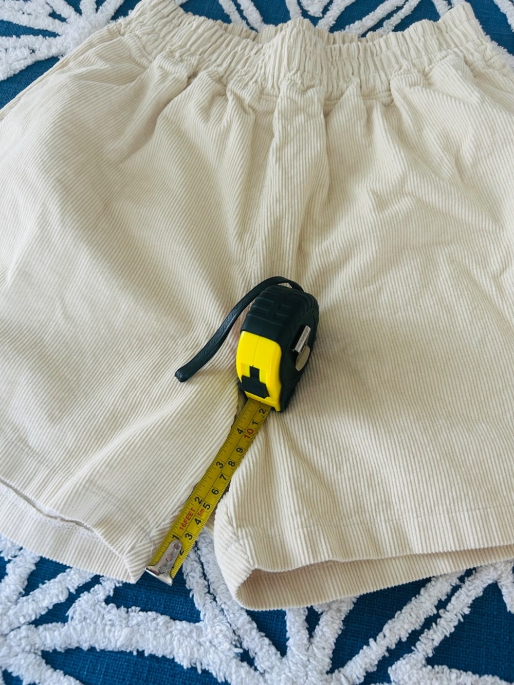 Cream corduroy shorts - Picture 7 of 9